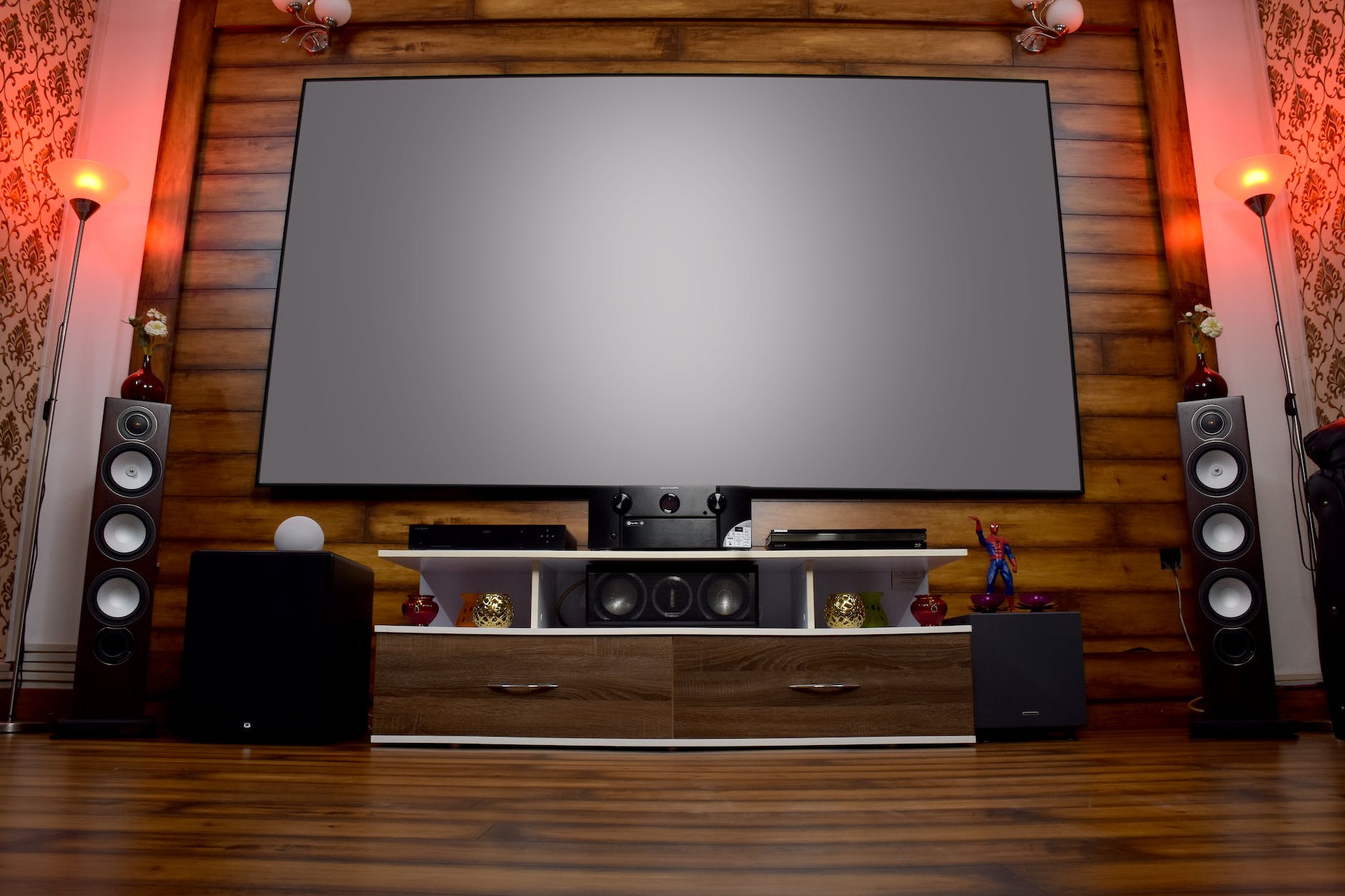 home theatre projection screen and equipment